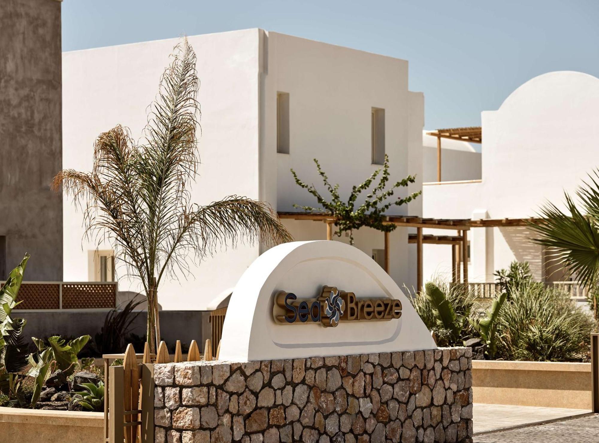 Sea Breeze Santorini Beach Resort, Curio By Hilton Agios Georgios  Exteriér fotografie