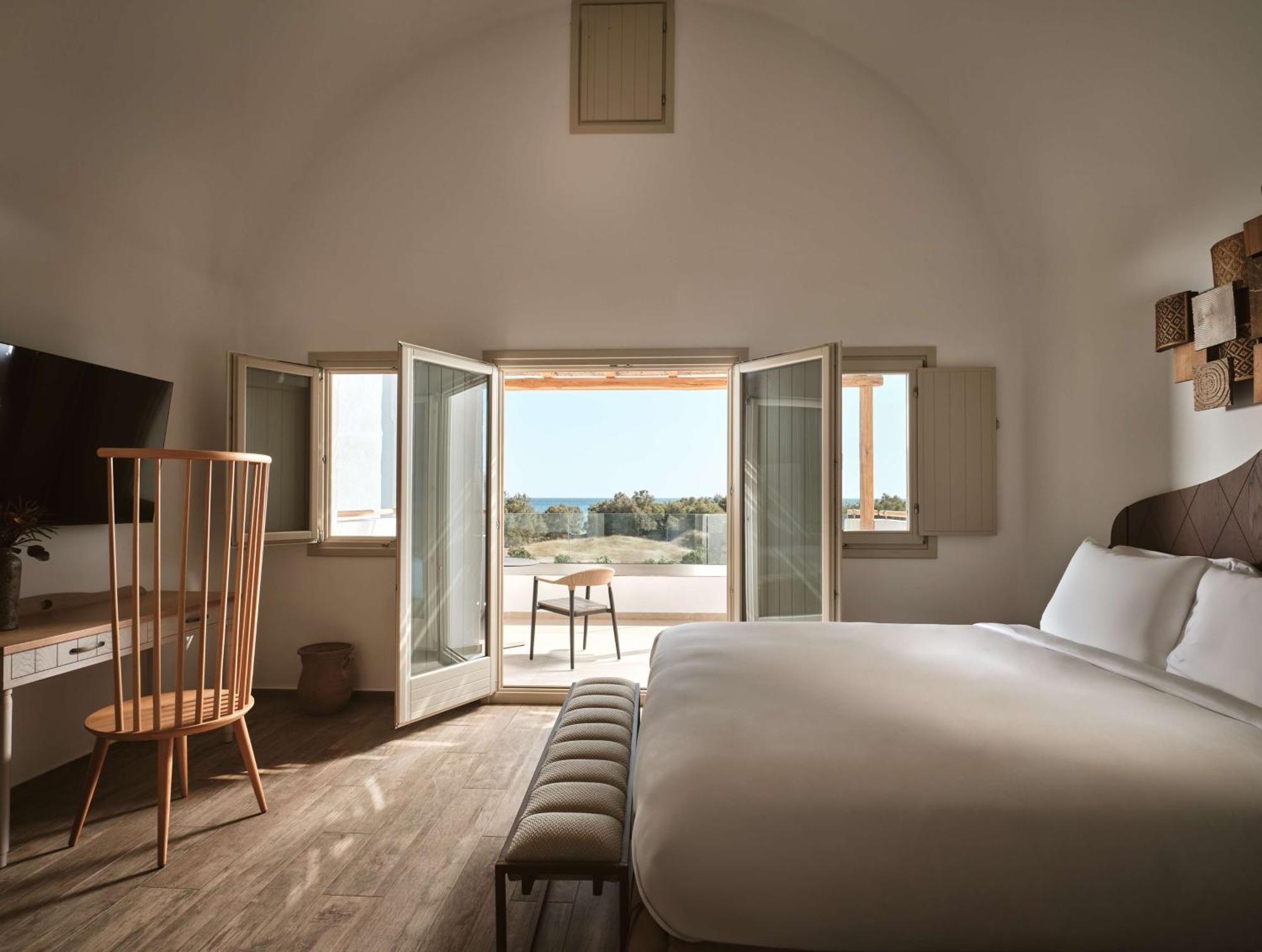Sea Breeze Santorini Beach Resort, Curio By Hilton Agios Georgios  Exteriér fotografie