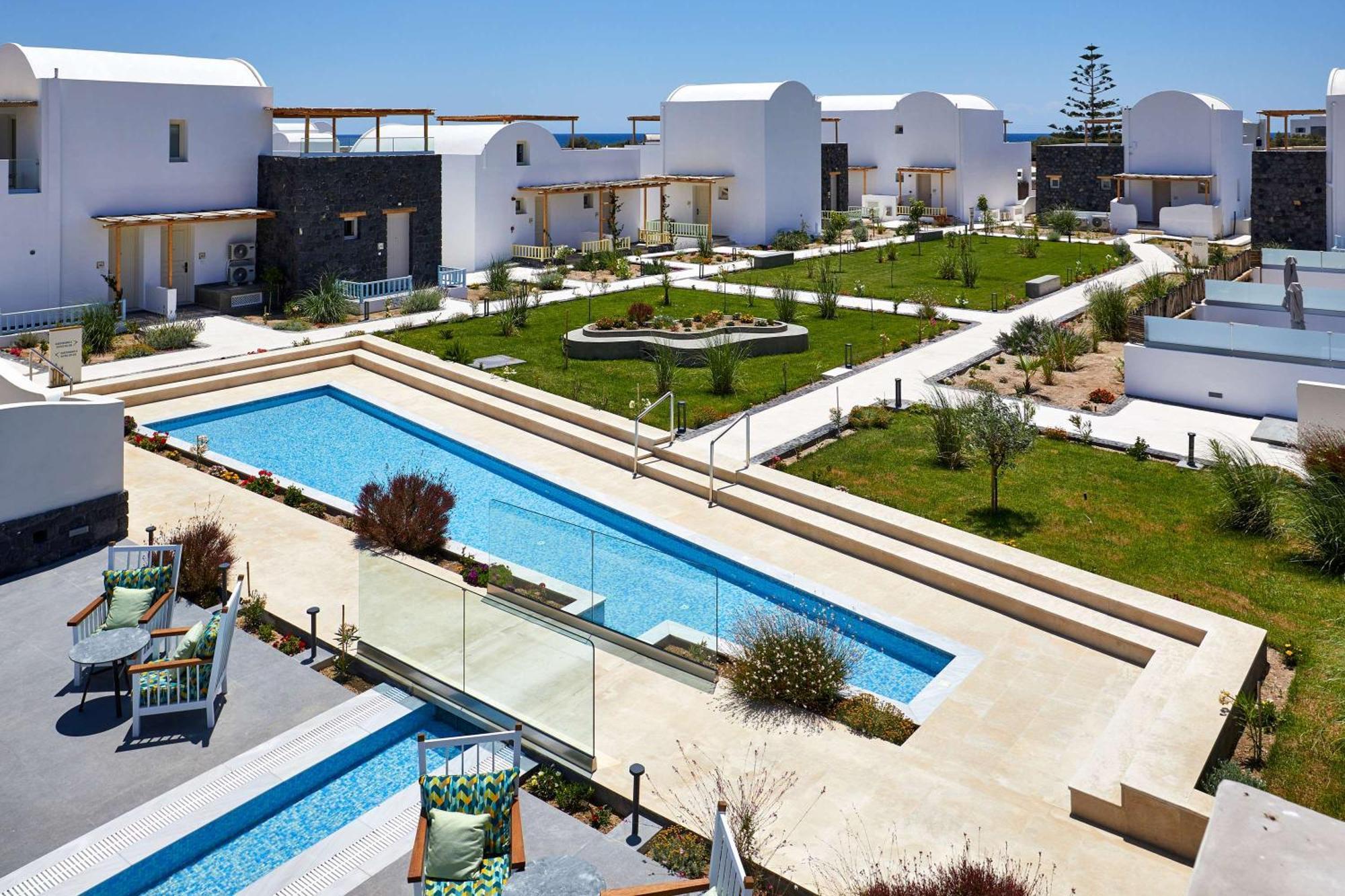 Sea Breeze Santorini Beach Resort, Curio By Hilton Agios Georgios  Exteriér fotografie