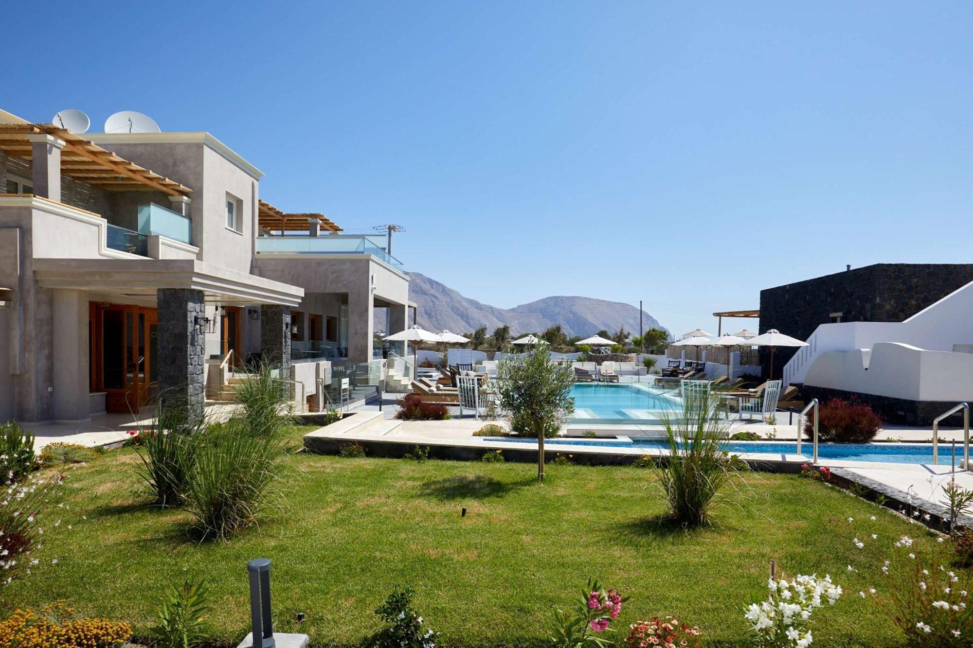 Sea Breeze Santorini Beach Resort, Curio By Hilton Agios Georgios  Exteriér fotografie
