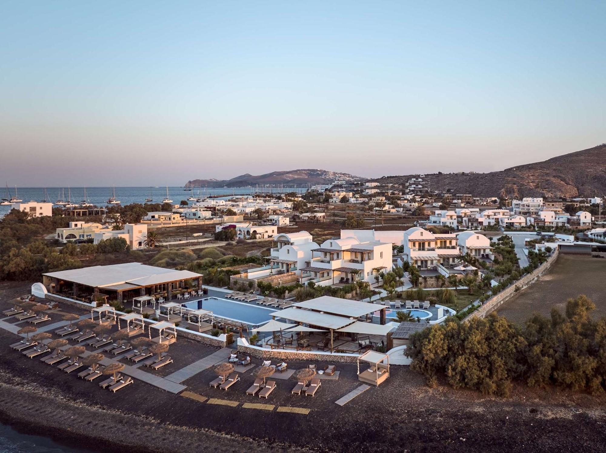 Sea Breeze Santorini Beach Resort, Curio By Hilton Agios Georgios  Exteriér fotografie